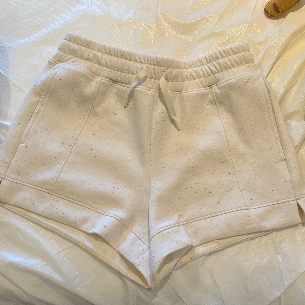DSG Women's Speckled Cream Athletic Shorts